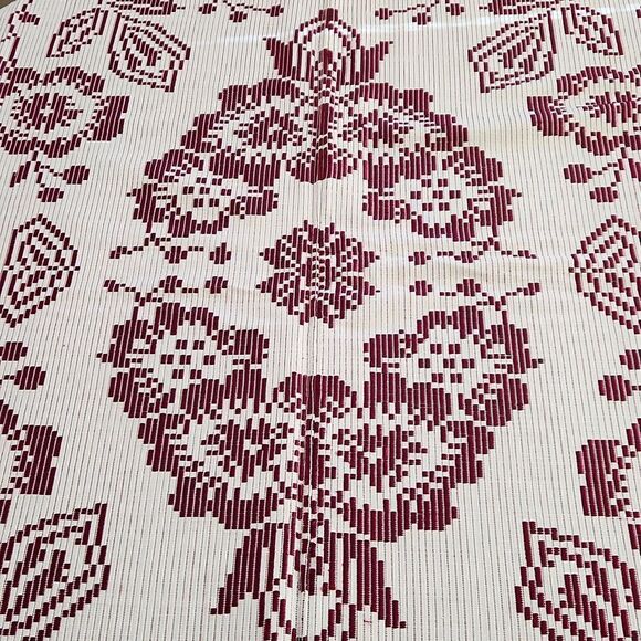 Vintage handmade woven maroon and white floral design tablecloth from Li… - Picture 3 of 9